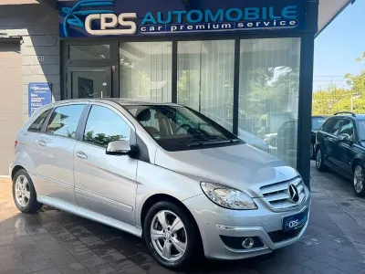Gebraucht Mercedes B200 140 PS (102 kW) 2010 Silber Van / Kleinbus
