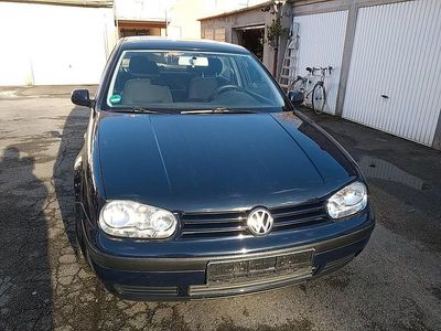 Blau Gebraucht 2002 VW Golf IV Basis Limousine | 2.480 € (Fairer Preis)