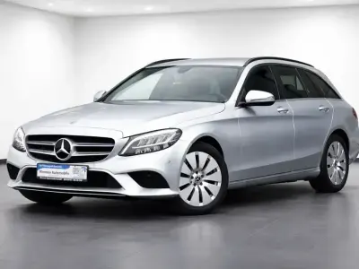 Używany Mercedes C220 Business 194 KM (142 kW) 2019 Srebrny Kombi