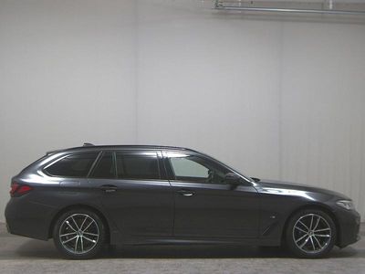 Second-hand BMW 520 M Sport 190 CP (139 kW) 2022 Gri Break