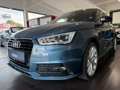 Gebraucht Audi A1 Sportback Admired 95 PS (69 kW) 2017 Blau Kleinwagen
