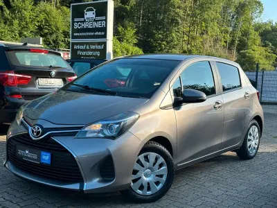 Gebraucht Toyota Yaris Comfort 99 PS (72 kW) 2015 Braun Kleinwagen