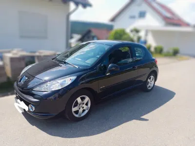 Gebraucht Peugeot 207 Urban Move 95 PS (69 kW) 2008 Schwarz Limousine