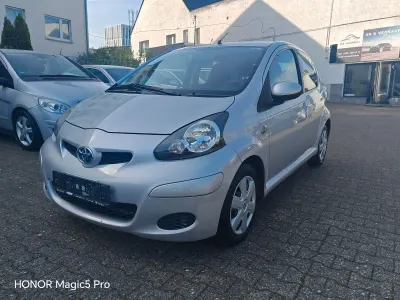 Brugt Toyota Aygo Cool 68 HK (50 kW) 2011 Sølv Hatchback