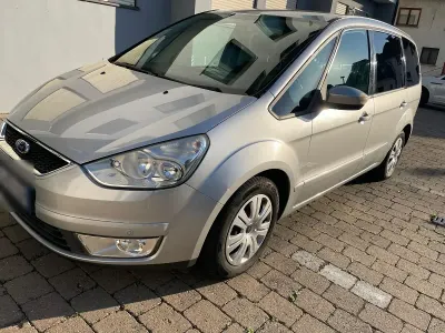 Gebraucht Ford Galaxy 160 PS (117 kW) 2009 Silber Van / Kleinbus