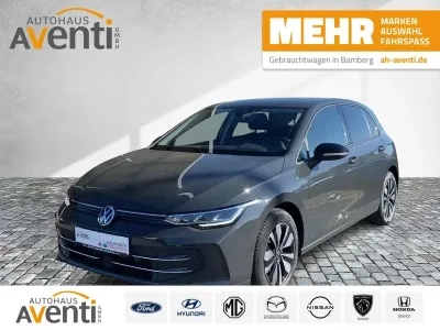 Używany VW Golf VIII Goal 116 KM (85 kW) 2025 Szary Sedan/Limuzyna