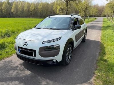 Używany Citroën C4 110 KM (80 kW) 2015 Biały Sedan/Limuzyna