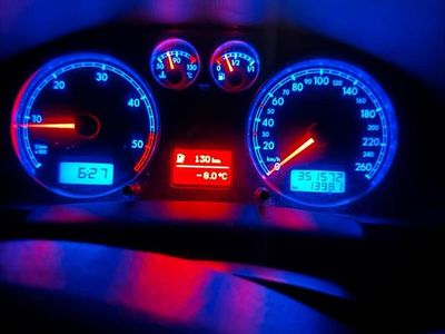 Gebraucht VW Passat 131 PS (96 kW) 2001 Weiß Kombi