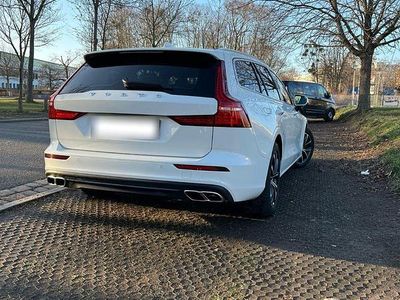 Gebraucht Volvo V60 Momentum 190 PS (139 kW) 2020 Weiß Kombi