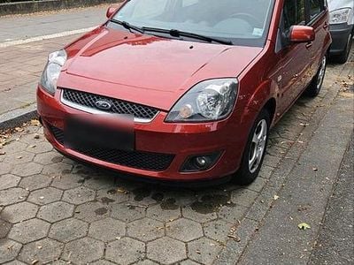Gebraucht Ford Fiesta 70 PS (51 kW) 2009 Orange Kleinwagen