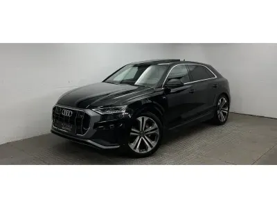 Gebraucht Audi Q8 S-Line 231 PS (169 kW) 2023 Mythosschwarz (metallic) SUV