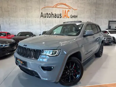 Gebraucht Jeep Grand Cherokee Trailhawk 290 PS (213 kW) 2020 Stinggray clear coat SUV