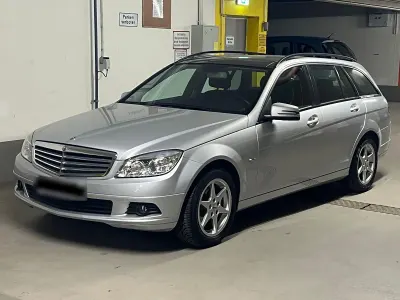 Gebraucht Mercedes C180 156 PS (114 kW) 2009 Silber Limousine