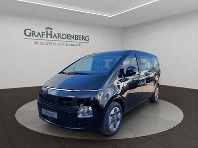 Neu Hyundai Staria Trend 224 PS (164 kW) 2025 Abyss black / mic Van / Kleinbus