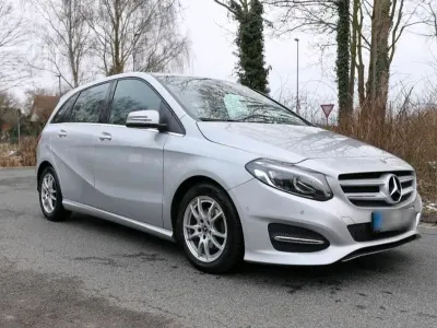 Gebraucht Mercedes B180 Style 109 PS (80 kW) 2017 Silber Van / Kleinbus