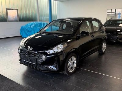 Gebraucht Hyundai i10 Trend 84 PS (61 kW) 2022 Phantom black / met Kleinwagen