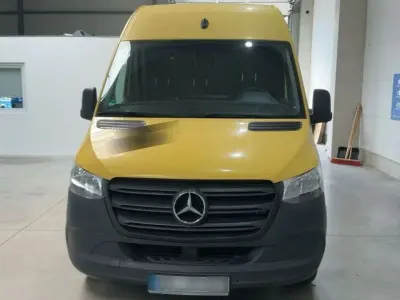 Gebraucht Mercedes Sprinter 163 PS (119 kW) 2019 Calcitgelb Van