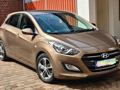 Gebraucht Hyundai i30 YES! Silver 101 PS (74 kW) 2015 Braun Limousine