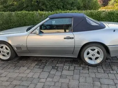Gebraucht Mercedes SL300 231 PS (169 kW) 1989 Silber Cabrio
