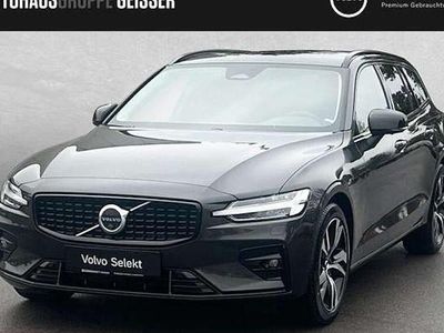 Gebraucht Volvo V60 Plus 197 PS (144 kW) 2025 Platinum grau Kombi
