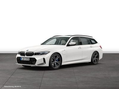 Gebraucht BMW 330e M Sport 292 PS (214 kW) 2025 Weiß Kombi