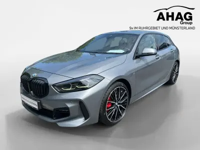 Gebraucht BMW 118 Shadowline 136 PS (100 kW) 2023 Skyscraper grau Kleinwagen
