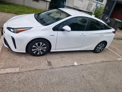 Gebraucht Toyota Prius 101 PS (74 kW) 2021 Weiß Kleinwagen