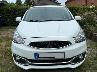 Gebraucht Mitsubishi Space Star 80 PS (58 kW) 2018 Weiß Kleinwagen