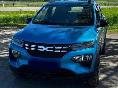 Second-hand Dacia Spring Essentiel 33 kW (45 CP) 2023 Albastru Hatchback