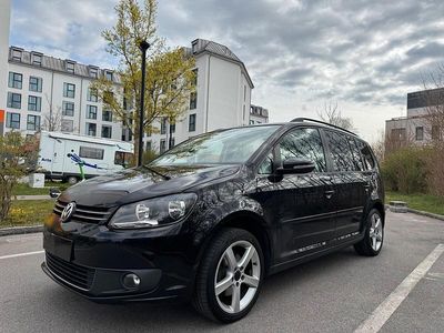 Gebraucht VW Touran 105 PS (77 kW) 2012 Schwarz Van / Kleinbus