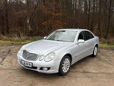 Gebraucht Mercedes E200 Elegance 184 PS (135 kW) 2006 Silber Limousine