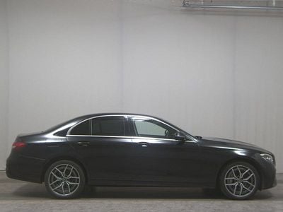 Schwarz Gebraucht 2021 Mercedes E300 AMG line Limousine | 31.780 € (Fairer Preis)