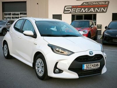 Gebraucht Toyota Yaris Hybrid Comfort 92 PS (67 kW) 2020 Weiß Kleinwagen
