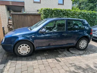 Gebraucht VW Golf IV 75 PS (55 kW) 2002 Blau Kleinwagen