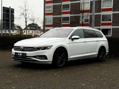 Weiß Gebraucht 2024 VW Passat R-line Kombi | 33.500 € (Superpreis)