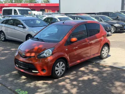Gebraucht Toyota Aygo Connect Style 68 PS (50 kW) 2012 Orange Kleinwagen