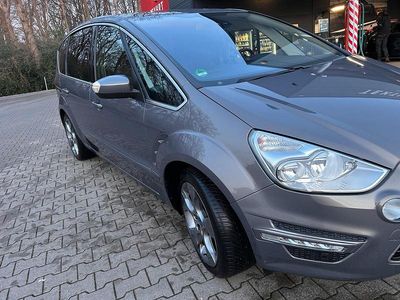 Grau Gebraucht 2011 Ford S-MAX S Van / Kleinbus | 6.799 € (Fairer Preis)