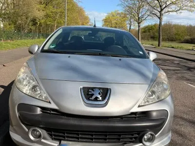 Gebraucht Peugeot 207 CC Sport 120 PS (88 kW) 2007 Silber Cabrio