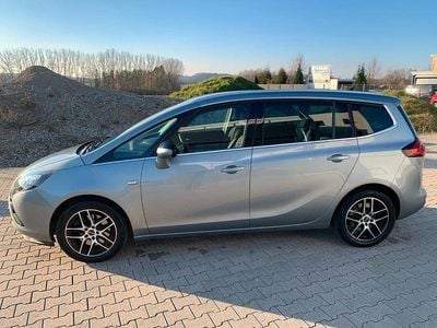 Grau Gebraucht 2015 Opel Zafira Tourer Eco Van / Kleinbus | 11.990 € (Fairer Preis)