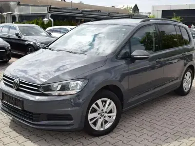 Gebraucht VW Touran Comfortline 122 PS (89 kW) 2022 Delfingrau metallic Van / Kleinbus
