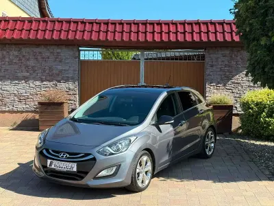 Gebraucht Hyundai i30 Edition 135 PS (99 kW) 2015 Steel gray / met Kleinwagen
