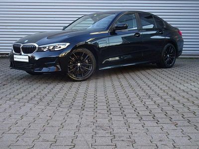 Schwarz Gebraucht 2022 BMW 320e Advantage Limousine | 25.775 € (Fairer Preis)