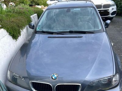 gebraucht BMW 320 i Blau