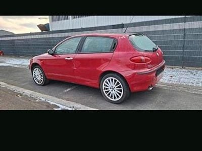 Gebraucht Alfa Romeo 147 120 PS (88 kW) 2005 Rot Kleinwagen