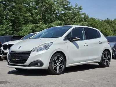Gebraucht Peugeot 208 Allure GT-Line 110 PS (80 kW) 2018 Weiß Kleinwagen