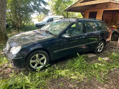 Używany Mercedes C230 193 KM (141 kW) 2004 Niebieski Kombi