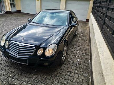 Mercedes E200
