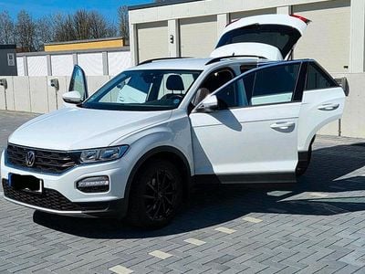 Second-hand VW T-Roc Style 110 CP (80 kW) 2022 Alb SUV
