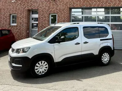 Gebraucht Peugeot Rifter Family 131 PS (96 kW) 2020 Licht silber Van / Kleinbus