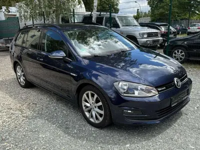 Gebraucht VW Golf VII Trendline 110 PS (80 kW) 2015 Night blue metallic Kombi